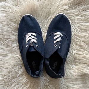 👟NAVY CANVAS SNEAKERS👟